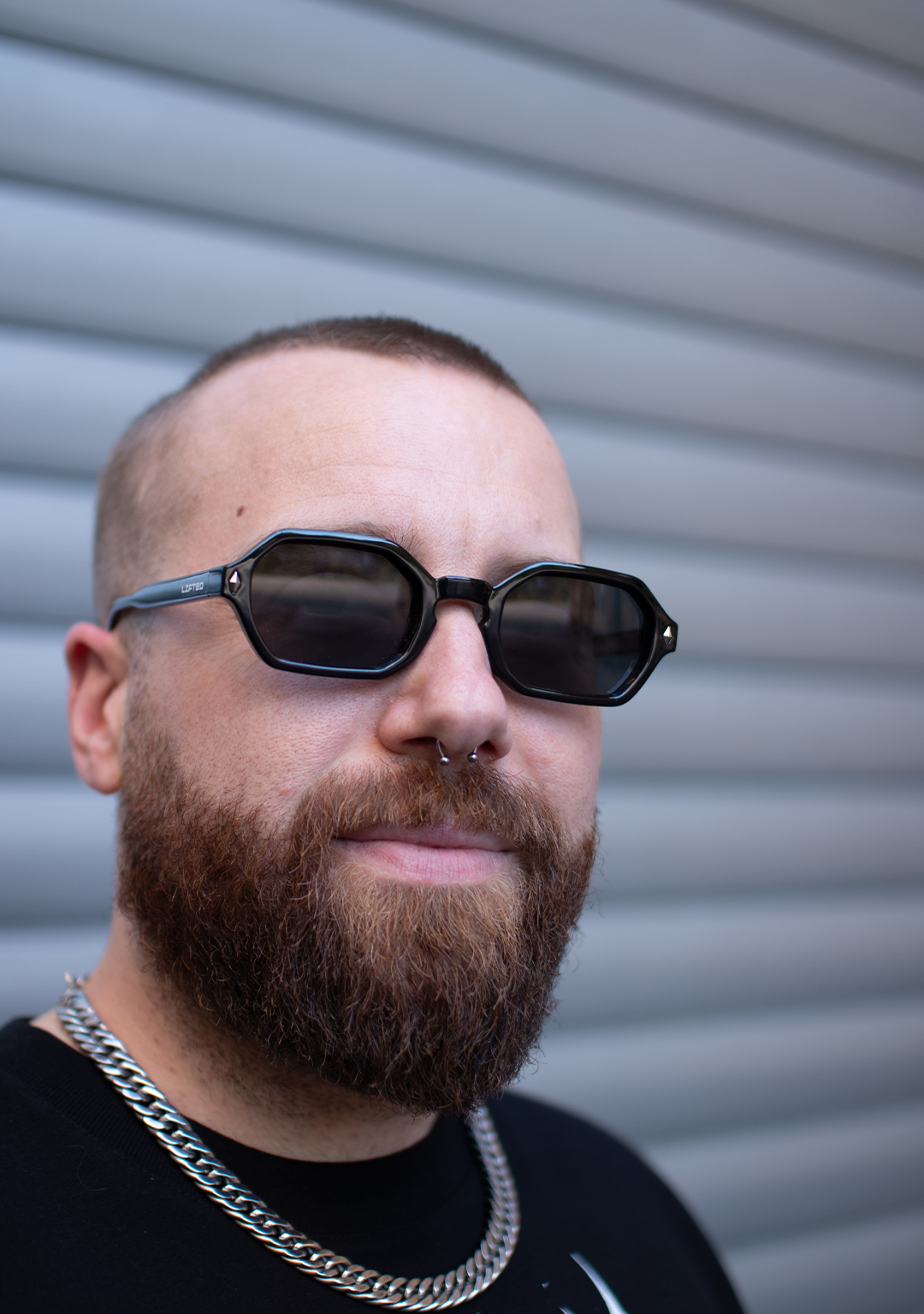 LIFTED SHADES BLACK