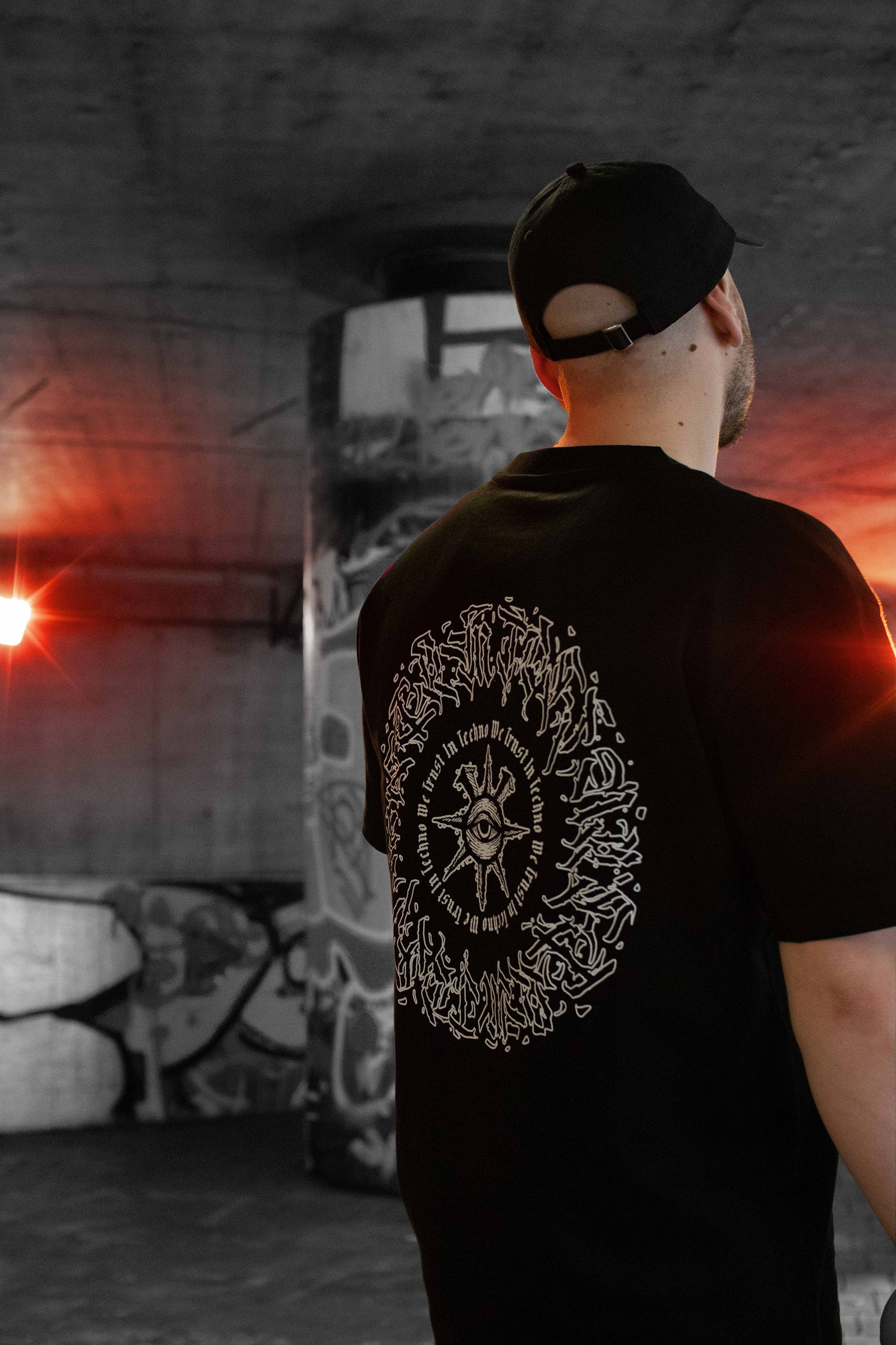 LIFTED SIGNATURE BLACK CAP