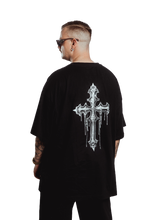 Laden Sie das Bild in den Galerie-Viewer, ZEUZ CROME CROSS OVERSIZED TEE UNISEX