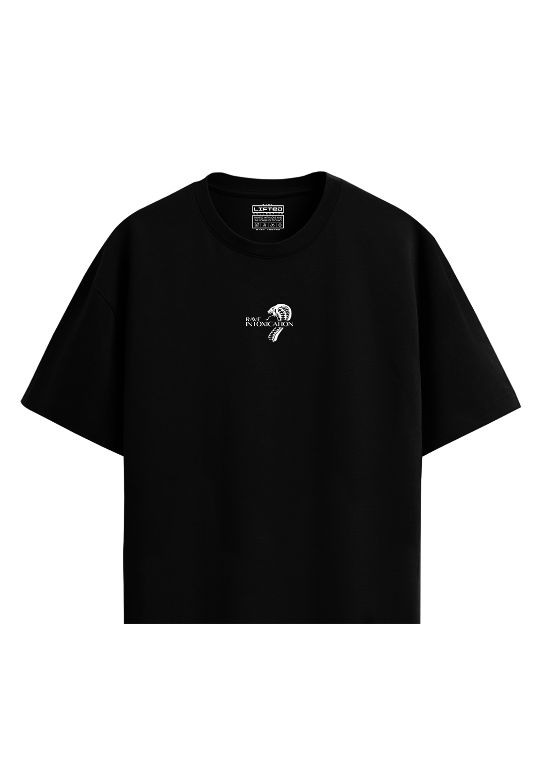 Schwarzes Cropped Oversize T-Shirt von Stay Lifted Collective, Vorderseite mit kleinem weißem Kobra Brustlogo Rave Intoxication, Techno Streetwear.