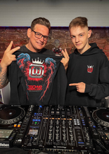 Laden Sie das Bild in den Galerie-Viewer, TECHNO LIEBEN UND LEBEN OVERSIZED TEE UNISEX - LIMITED EDITION