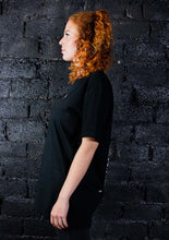 Laden Sie das Bild in den Galerie-Viewer, LIFTED 303 OVERSIZED TEE UNISEX