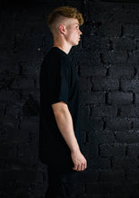 Laden Sie das Bild in den Galerie-Viewer, NO DRUGS. JUST TECHNO.  OVERSIZED TEE UNISEX