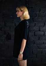 Laden Sie das Bild in den Galerie-Viewer, ZEUZ LIGHTNING OVERSIZED TEE UNISEX
